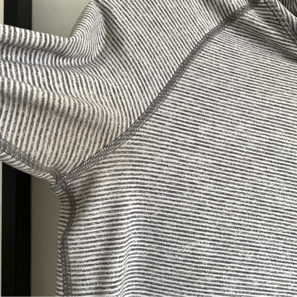 LULULEMON Warm Your Core Striped Heathered Slate White Size 4 - Picture 10 of 14